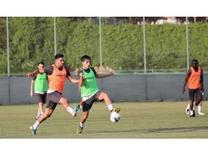 Alanyaspor Hazırlıklarını Grup Halinde Yaptığı İdmanla Sürdürdü