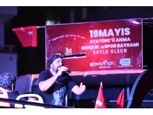 Konyaaltı’nda 19 Mayıs coşkusu balkonlara taştı