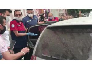 Otomobilde Mahsur Kalan Yavru Köpeği İtfaiye Kurtardı