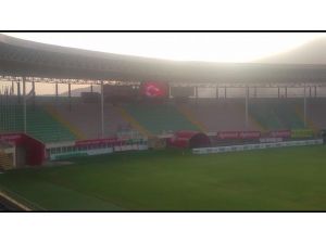 Alanyaspor Stadyumunda İstiklal Marşı Yankılandı