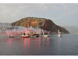 Alanya’da tekneler denize 19 Mayıs için açıldı