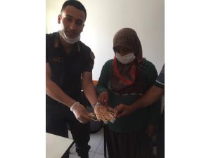 Duvarda Saklanan Altınları Çaldılar