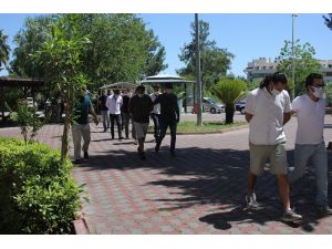 Antalya’da alıkonulan genç oryantali polis kurtardı