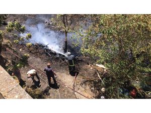 Alanya’daki bahçe yangını yerleşim yerlerine sıçramadan söndürüldü