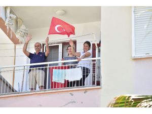 Kepez’de bayram heyecanı balkonlarda sürdü