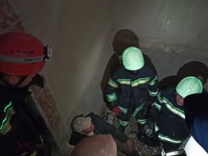 Apartman Boşluğuna Düşen Şahıs Yaralandı