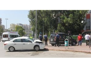 65 Yaş Üstü Annesini Gezdirmeye Çıktı Kaza Yaptı