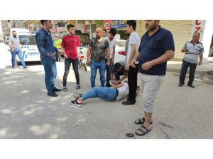 Motosiklet İle Kamyonet Çarpıştı 1 Yaralı