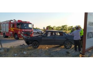 Denizli’de 2 Otomobilin Çarpıştığı Kazada 3 Kişi Yaralandı