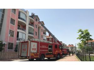 Konya’da Apartman Çatısında Çıkan Yangın Korkuttu