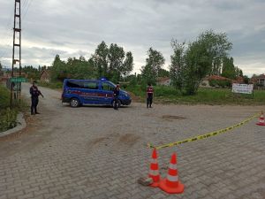 Şuhut’ta 3 Bin Nüfuslu Köy Giriş Çıkışlara Kapatıldı