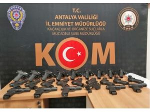 Antalya’da yasa dışı silah operasyonuna 7 tutuklama