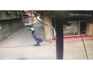 Amcasını Beklerken Ayağından Vuruldu