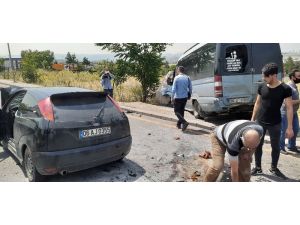Dolmuşa Arkadan Çarpan Araç Hurdaya Döndü: 5 Yaralı