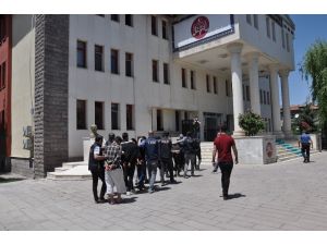 Afyonkarahisar’da Daeş Şüphelisi 6 Kişi Adliyeye Sevk Edildi
