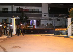 Ankara’da Giriş Katında Çatlaklar Oluşan 18 Katlı Bina Tahliye Edildi