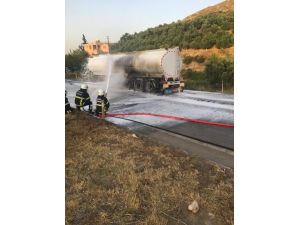 Hatay’da Benzin Yüklü Tanker Alev Aldı, Facia Kıl Payı Atlatıldı