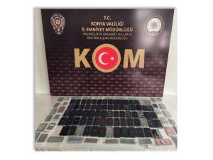 Konya’da Gümrük Kaçağı Telefon Ve Kaçak İçki Ele Geçirildi