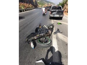 Motosikletten düşüp kafasını kaldırıma çarpan sürücü öldü