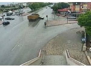 Konya’da Anne Ve Kızının Öldüğü Kaza Kamerada