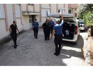 Eşiyle tartıştı, kapıyı kilitleyip evi ateşe verdi