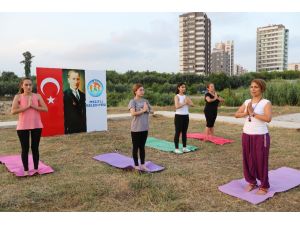 Mezitli’de Uluslararası Yoga Günü Kapsamında Etkinlik Düzenlendi