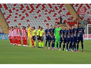 Süper Lig: Fraport Tav Antalyaspor: 1 -Çaykur Rizespor: 0 (İlk Yarı)