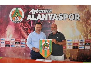 Başkan Yücel: “Alanyaspor Bizim Kırmızı Çizgimizdir”