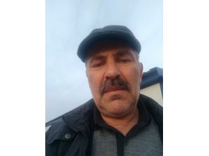 Elektrik Direğine Çarpan Kamyon Devrildi: 1 Ölü, 1 Yaralı