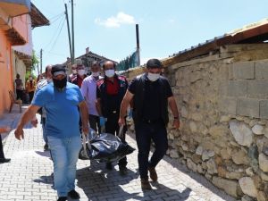 85 Yaşındaki Adam Evinde Ölü Bulundu
