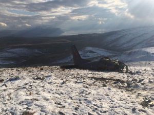 Vali Günaydın: "Uçak enkazına karadan ulaşma çalışmaları devam ediyor"