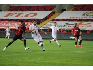 Süper Lig: Gaziantep Fk: 0 - Fta Antalyaspor: 0 (İlk Yarı)