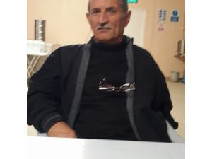 Komşusunu Yatakta Bıçakladı