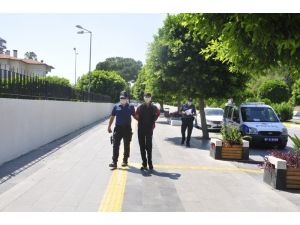 Açık pencereden girdiği evden bin 510 TL ve telefon çaldı