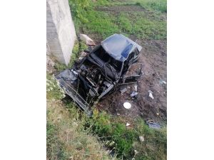 Hurdaya Dönen Otomobilden Şans Eseri Kurtuldu