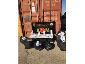 Bir Evde 2750 Paket Kaçak Sigara Ele Geçirildi