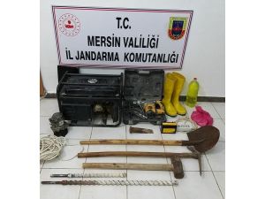 Mersin’de Kaçak Kazı Yapan 4 Kişi Suçüstü Yakalandı
