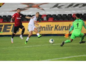 Süper Lig: Gaziantep Fk: 0 - Konyaspor: 1 (İlk Yarı)