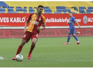 Galatasaray’da 17 Yaşındaki Emin Bayram Sahaya Kaptan Çıktı