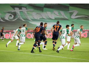 Süper Lig: Konyaspor: 3 - Başakşehir: 1 (İlk Yarı)