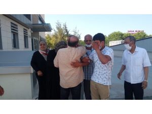 Suriyeli gencin cenazesini ailesi salavatlarla aldı