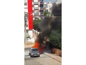 Antalya’da alev alan otomobilde arka arkaya patlamalar oldu