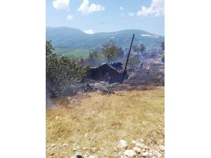 Kumluca’da ev yangını
