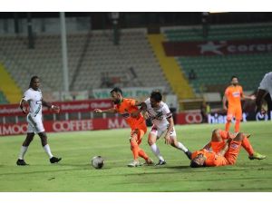 Süper Lig: Aytemiz Alanyaspor: 0 - Denizlispor: 0 (İlk Yarı)