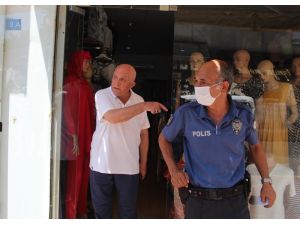 Yaşlı adam gaspçının elinden sopayla kurtuldu