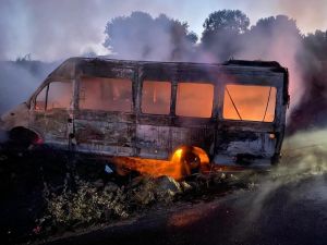 Mersin’de Minibüs Yangını Korkuttu