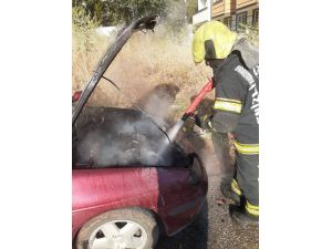 Park Halindeki Otomobilde Yangın Çıktı
