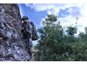 4 Pkk’lı Terörist Silopi’de Teslim Oldu