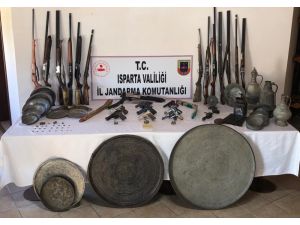 Isparta’da Jandarmadan Eş Zamanlı Operasyon
