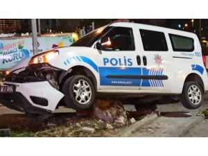 Başkent’te Polis Aracı Kaza Yaptı: 1 Yaralı